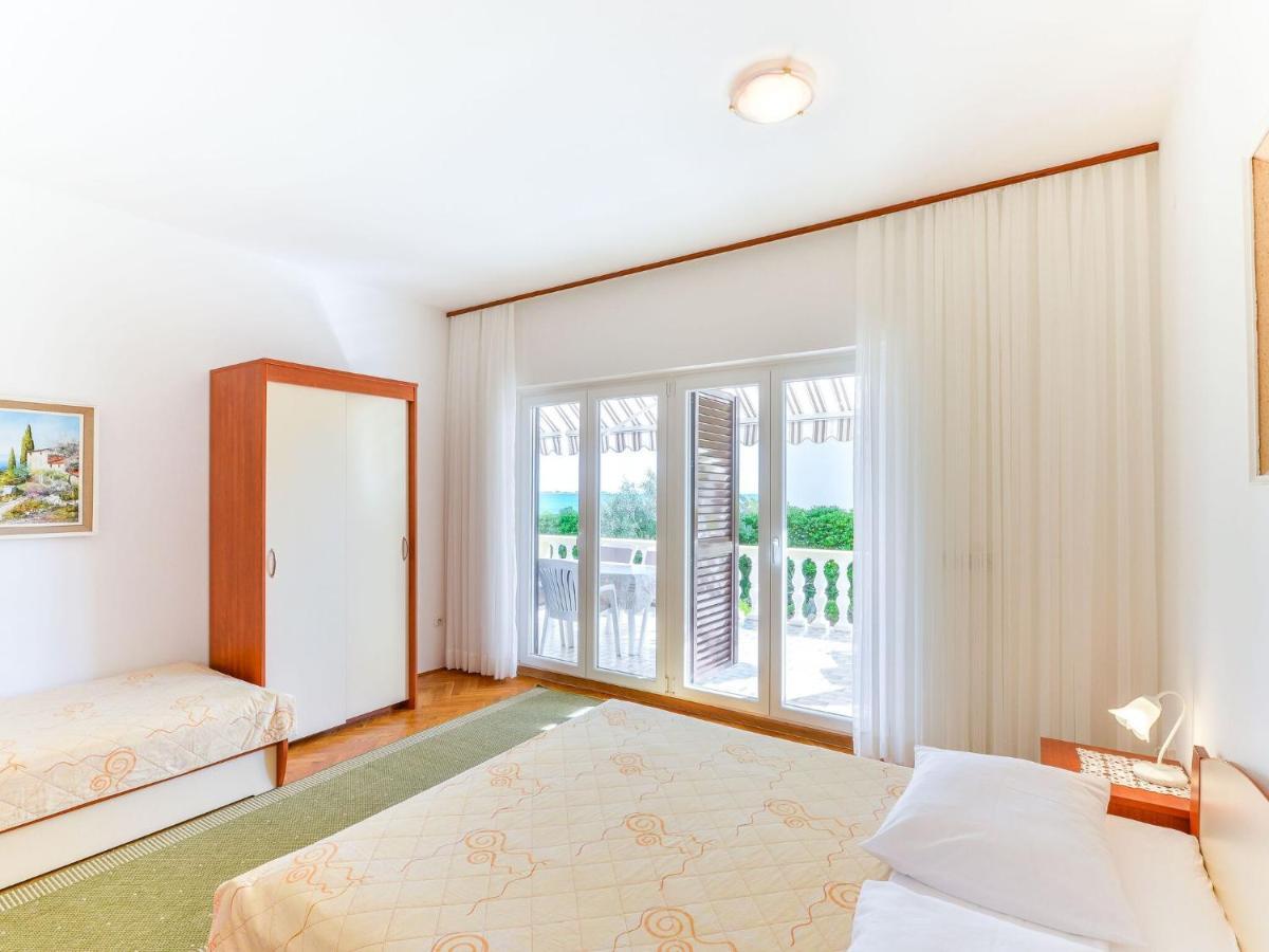 Apartments In House Liveric, In Vir At The Beach Εξωτερικό φωτογραφία