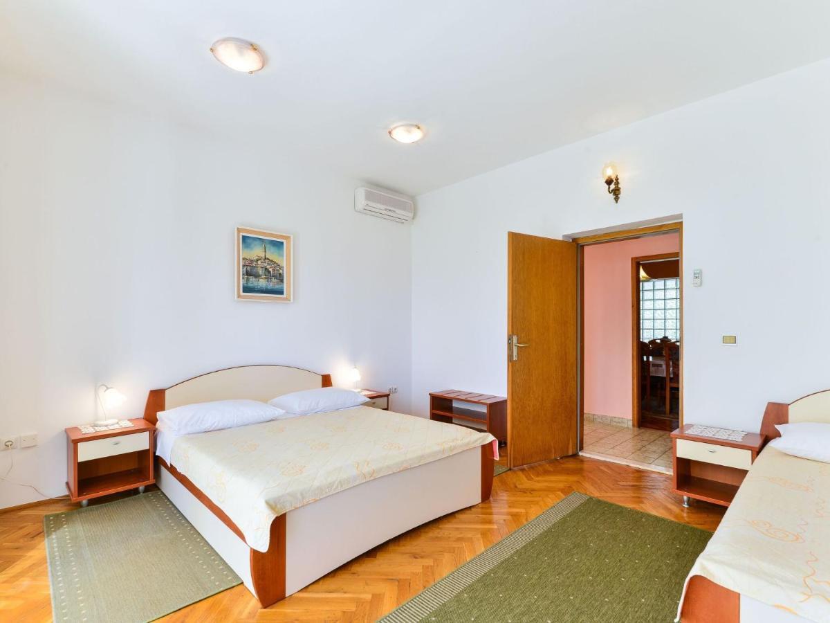 Apartments In House Liveric, In Vir At The Beach Εξωτερικό φωτογραφία