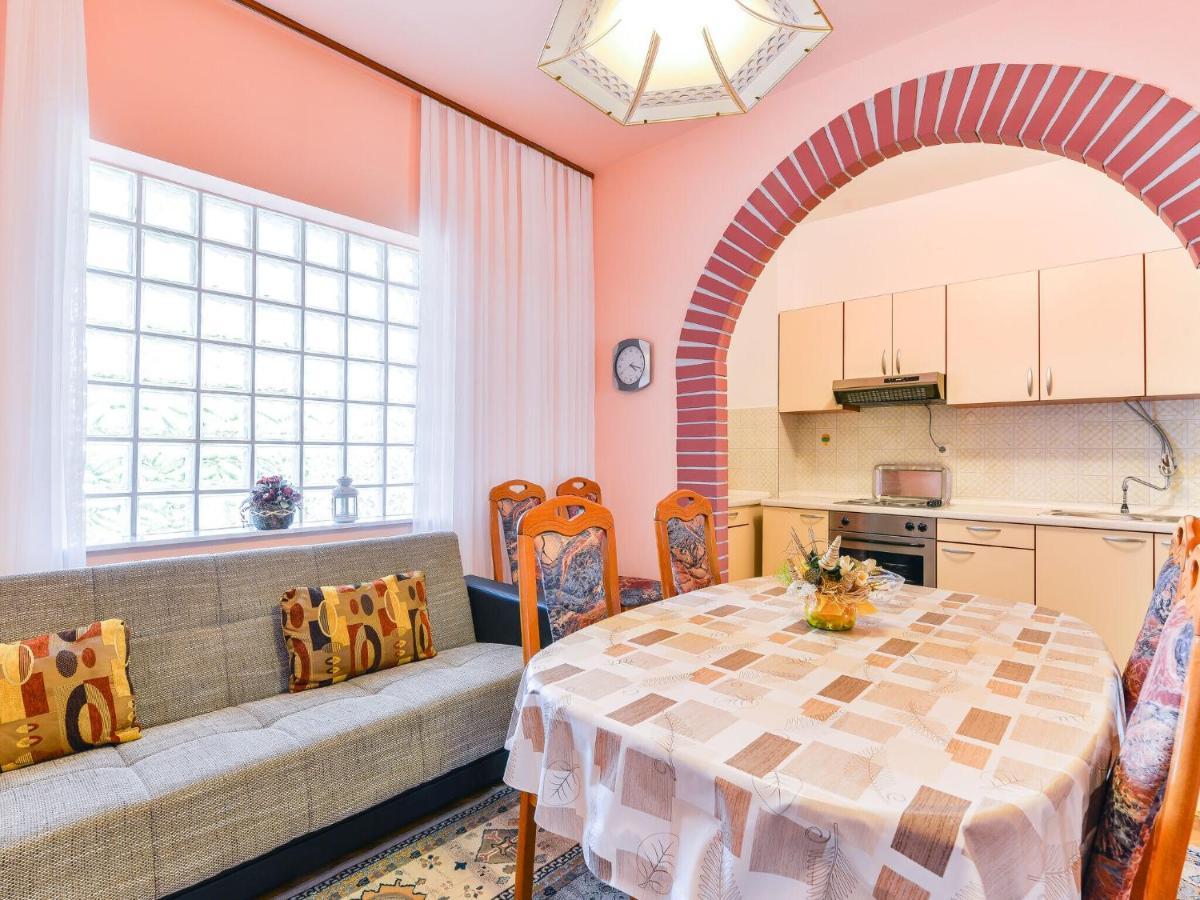 Apartments In House Liveric, In Vir At The Beach Εξωτερικό φωτογραφία
